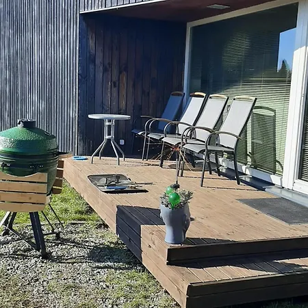 Paeikeseline With Sauna Apartment Kuressaare